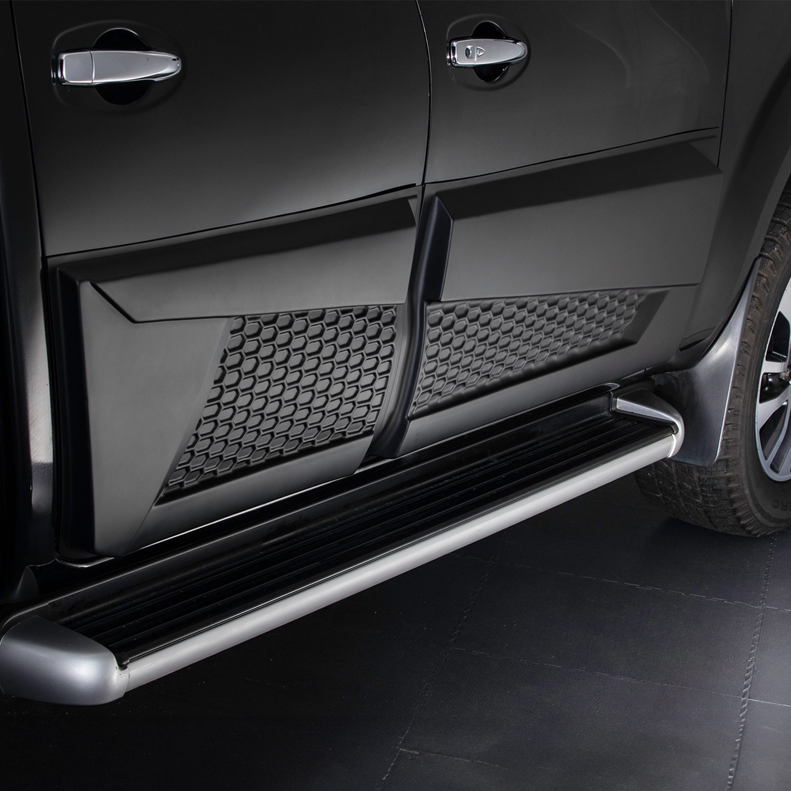 Nissan Navara D23 NP300 14-20 Matte Black Large Body Cladding Kit